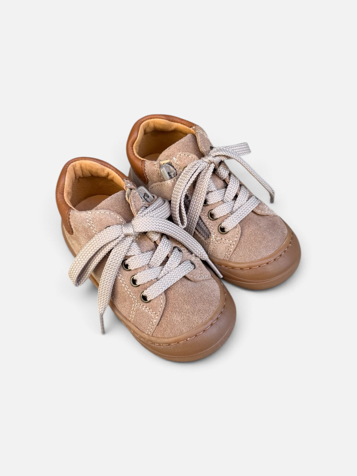 Chaussures premiers pas Babybotte Argo Zip – Taupe