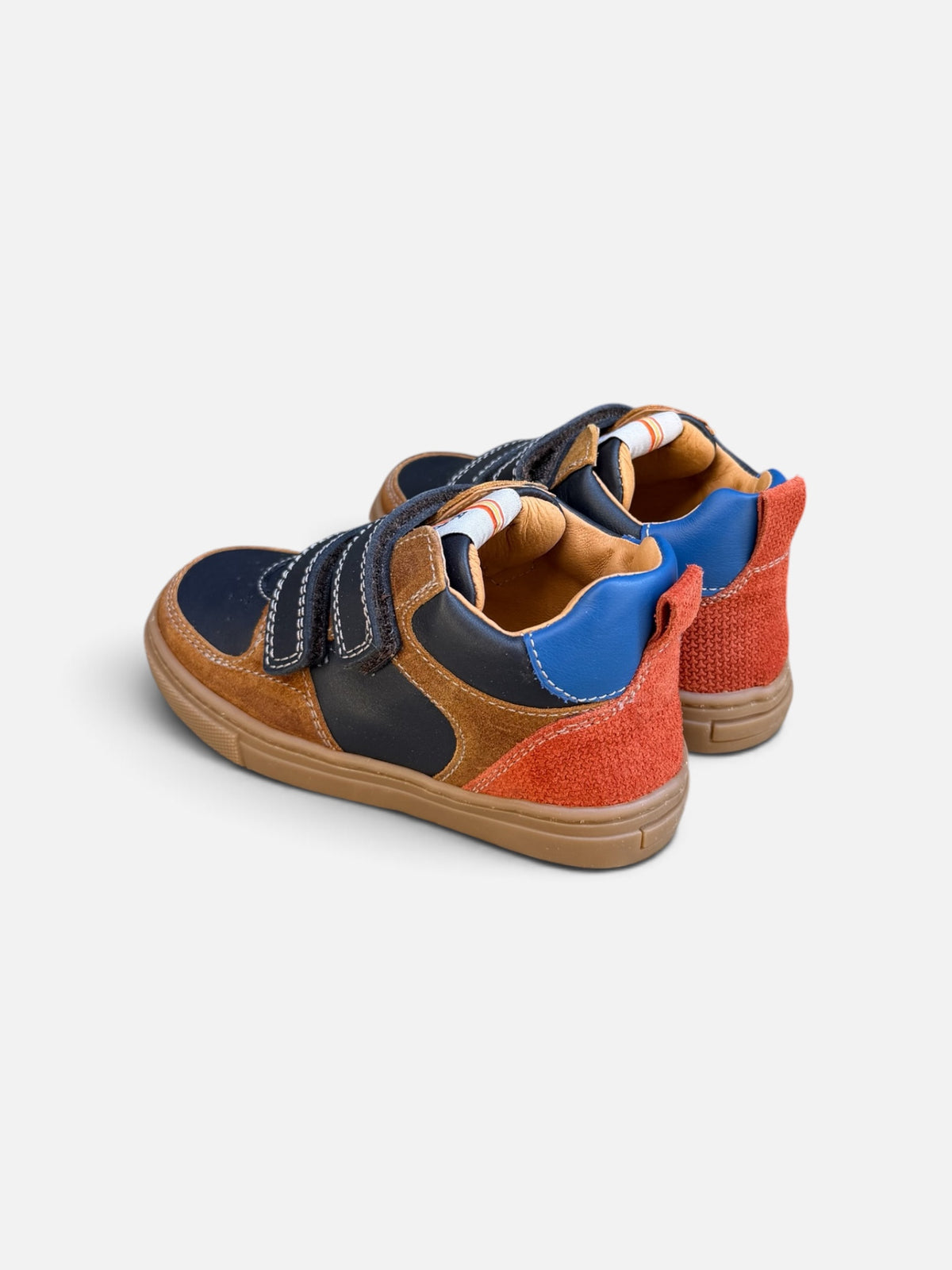 Baskets garçon Babybotte Arnold Scratch – Marine & camel