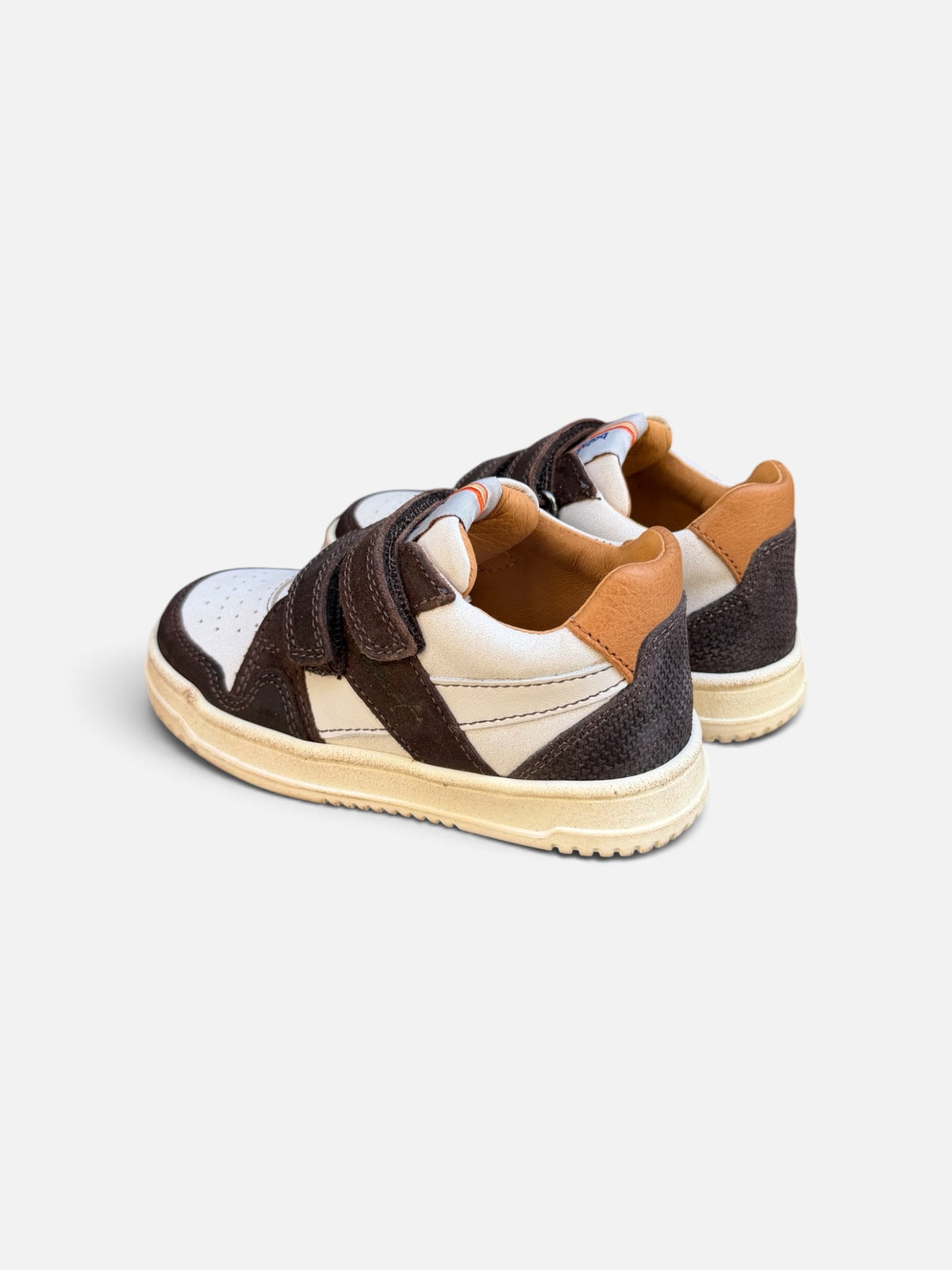 Baskets enfant Babybotte Ales Scratch – Écru & chocolat