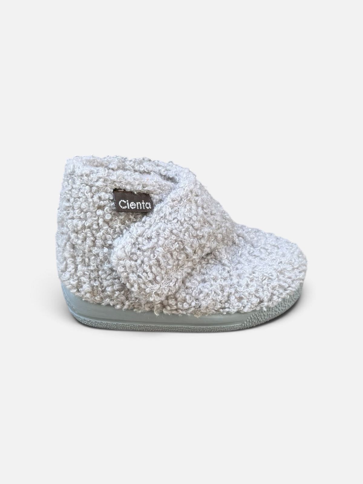 Chaussons Cienta Gris– Douceur et confort pour les petits pieds